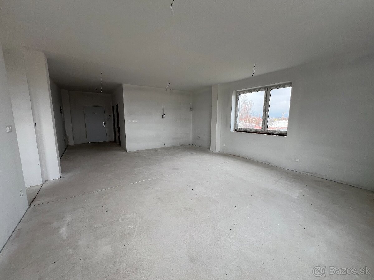 Na predaj krásny 3-izbový byt s terasou a výhľadom na Vysoké - 5