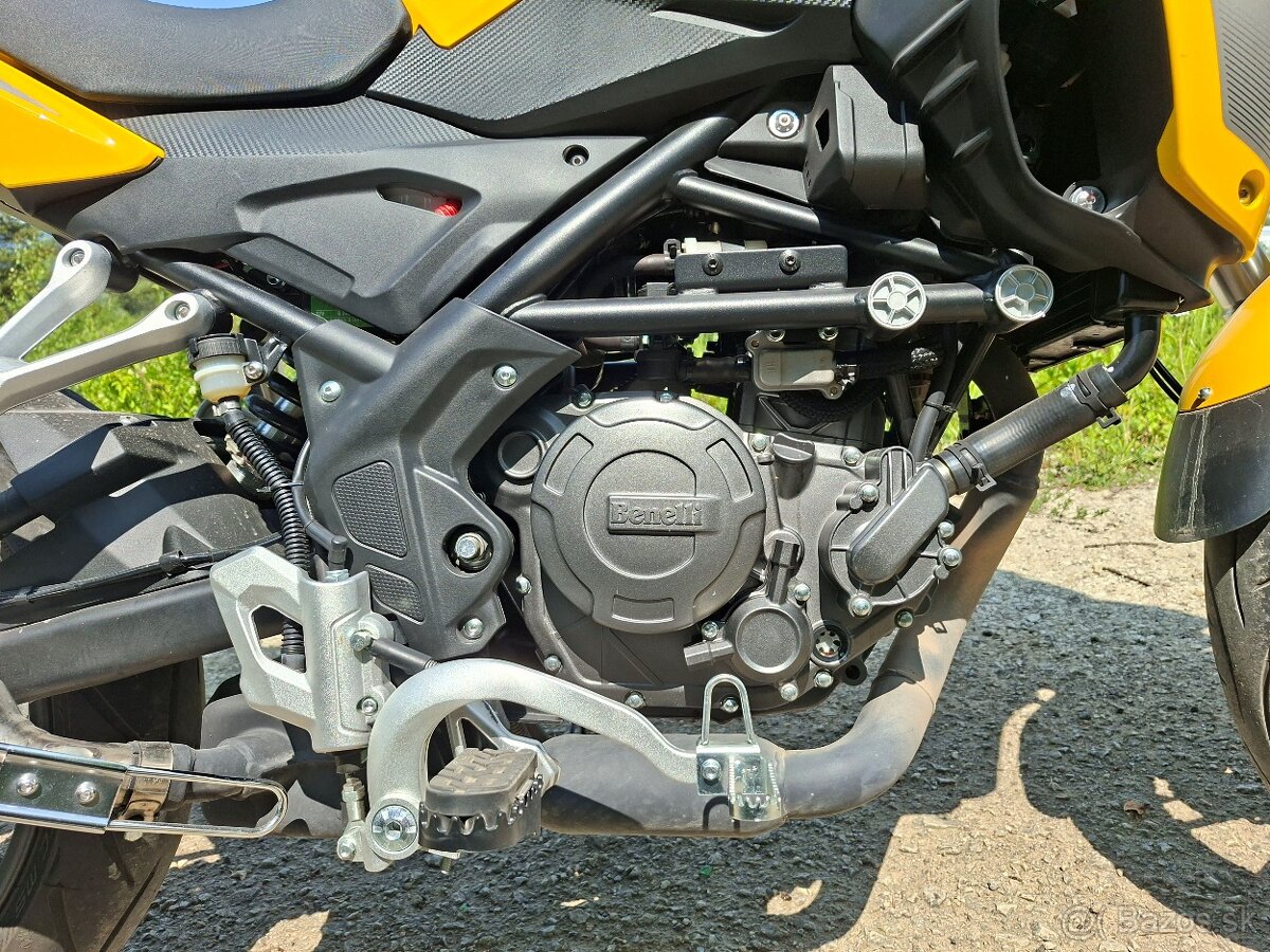 Benelli TRK 251 - 5