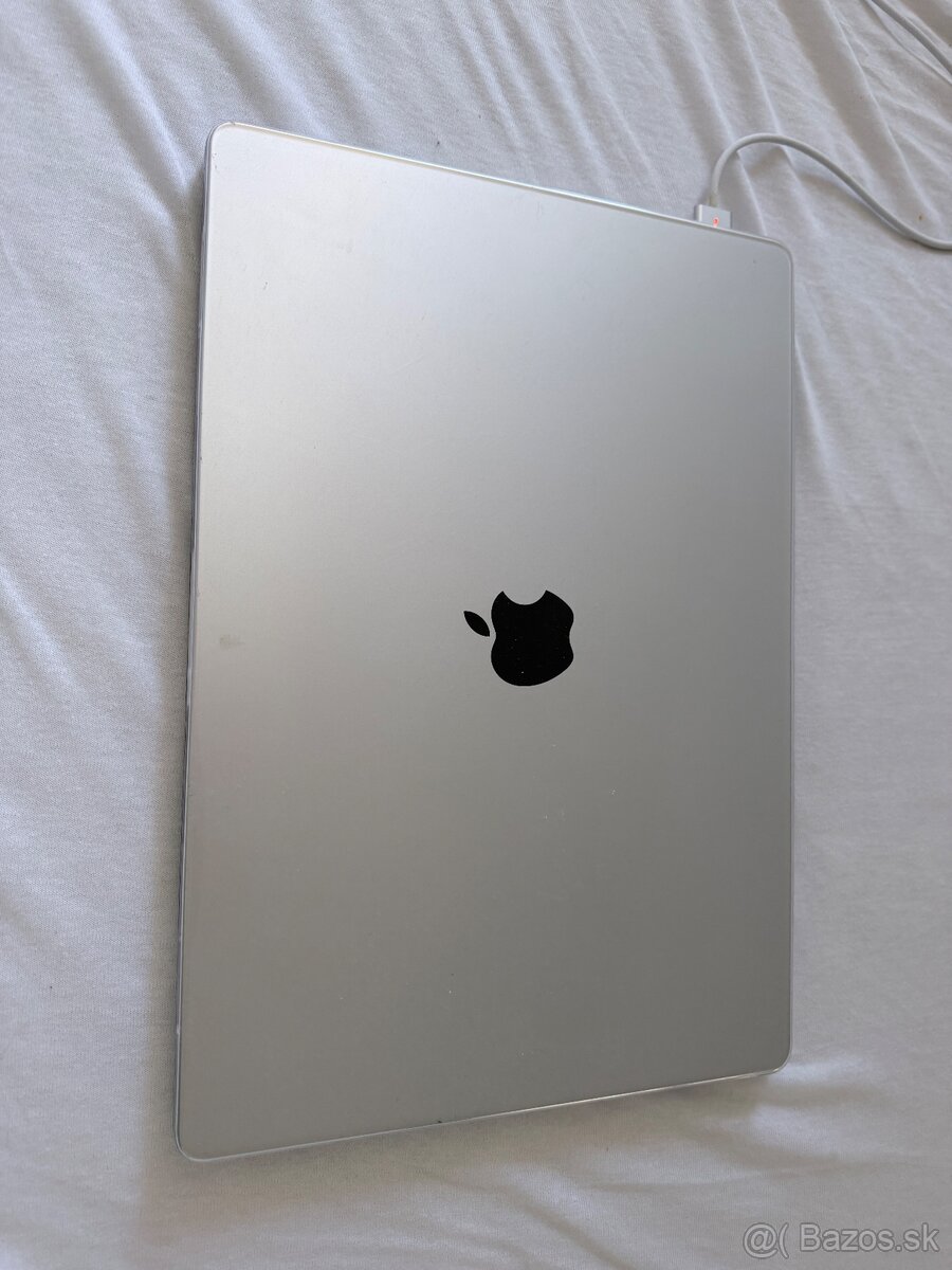 Apple MacBook Pro 2023 M3 | 36 GB | 512 GB SSD | - 5