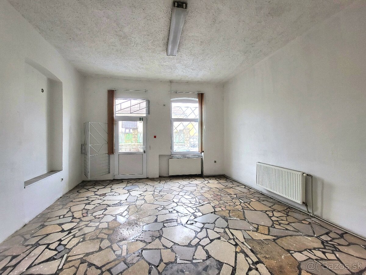 Rodinný dom na komerčné priestory pre ambulanciu a pod. - 5