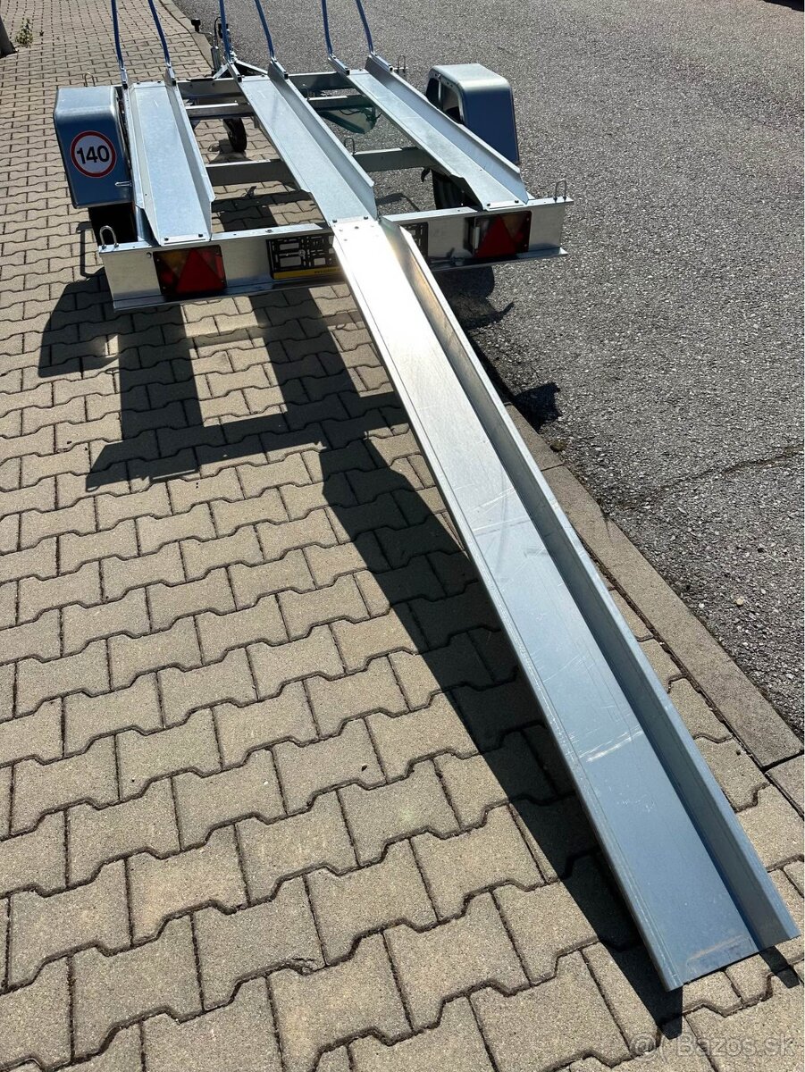 Prenajmem prívesný vozík určený na prepravu 3 motocyklov - 5