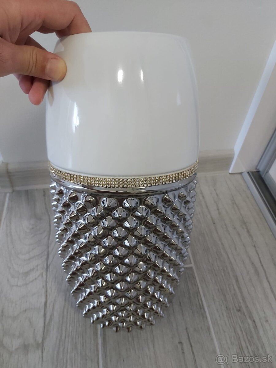 Predáme peknú novú nepoužitu keramickú porcelanovu vazu - 5