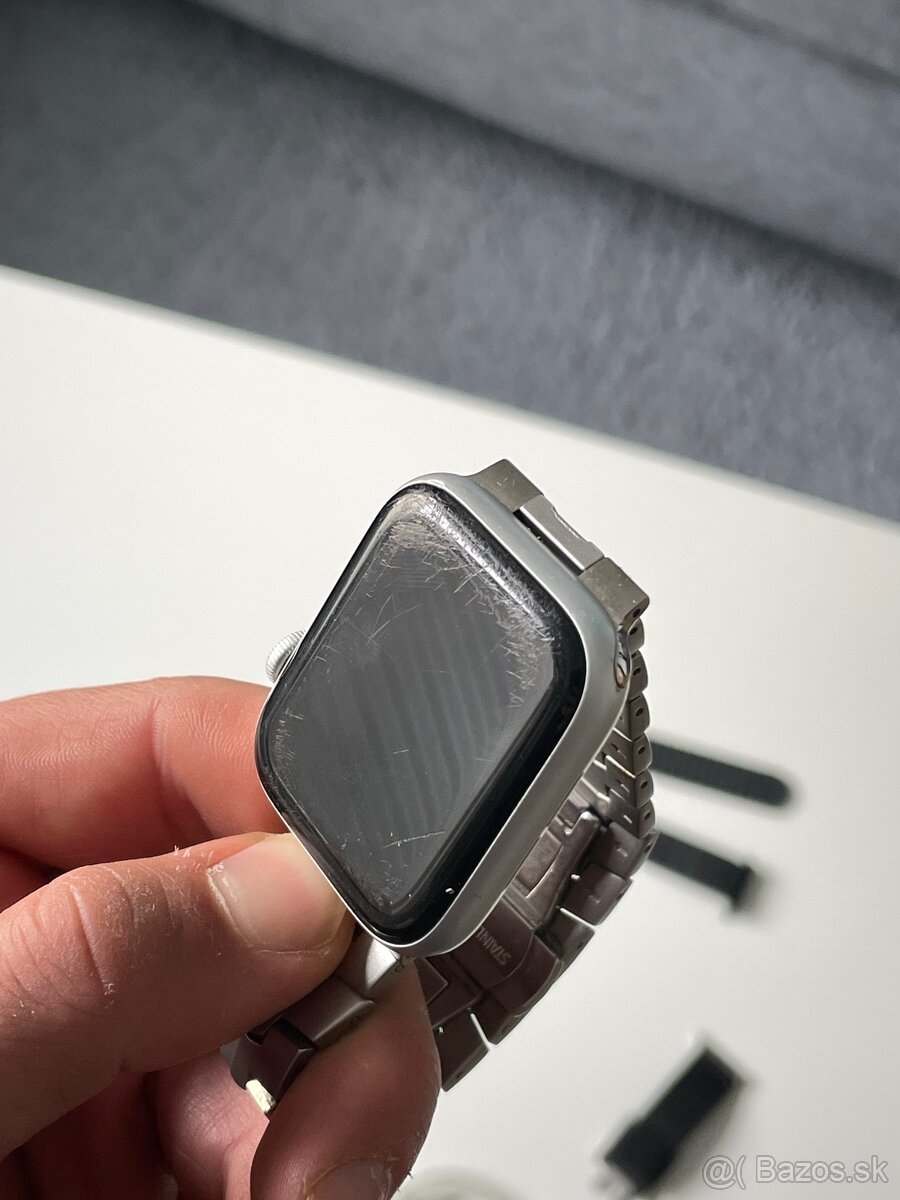 Apple watch SE 44mm 2020 + náramky - 5