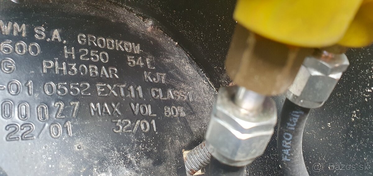 Predam LPG nadrze 43,5L do 2031,54L do 2032,47L do 2029 - 5
