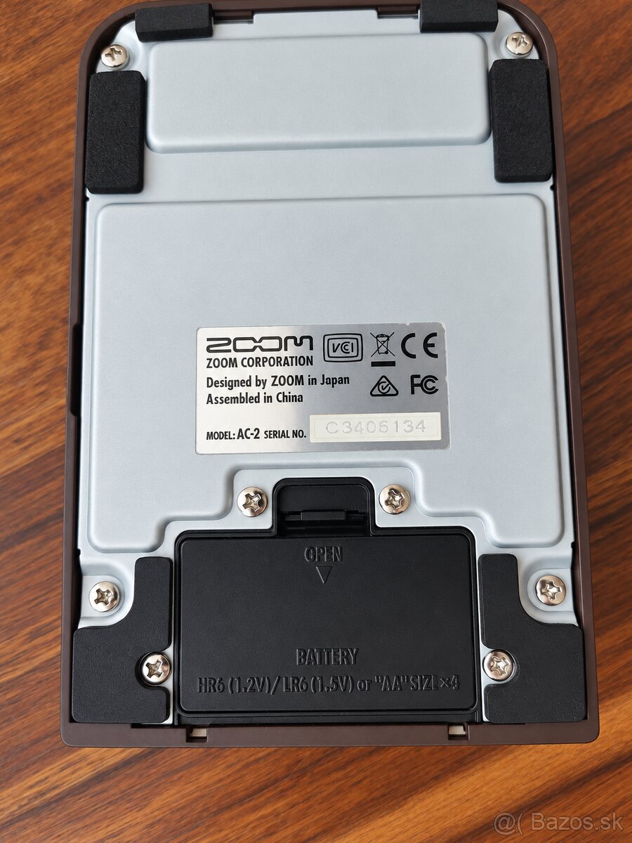 Predám gitarový predzosilňovač Zoom AC-2 - 5
