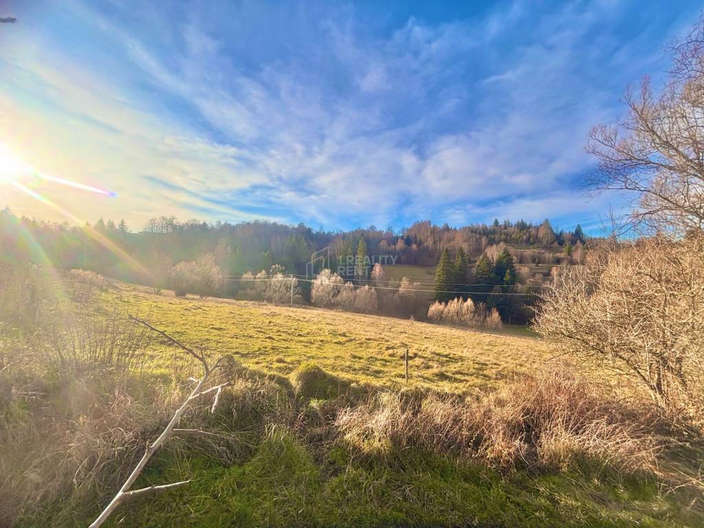 Predaj nádhernej usadlosti súboru a obrovských pozemkov v Oš - 5