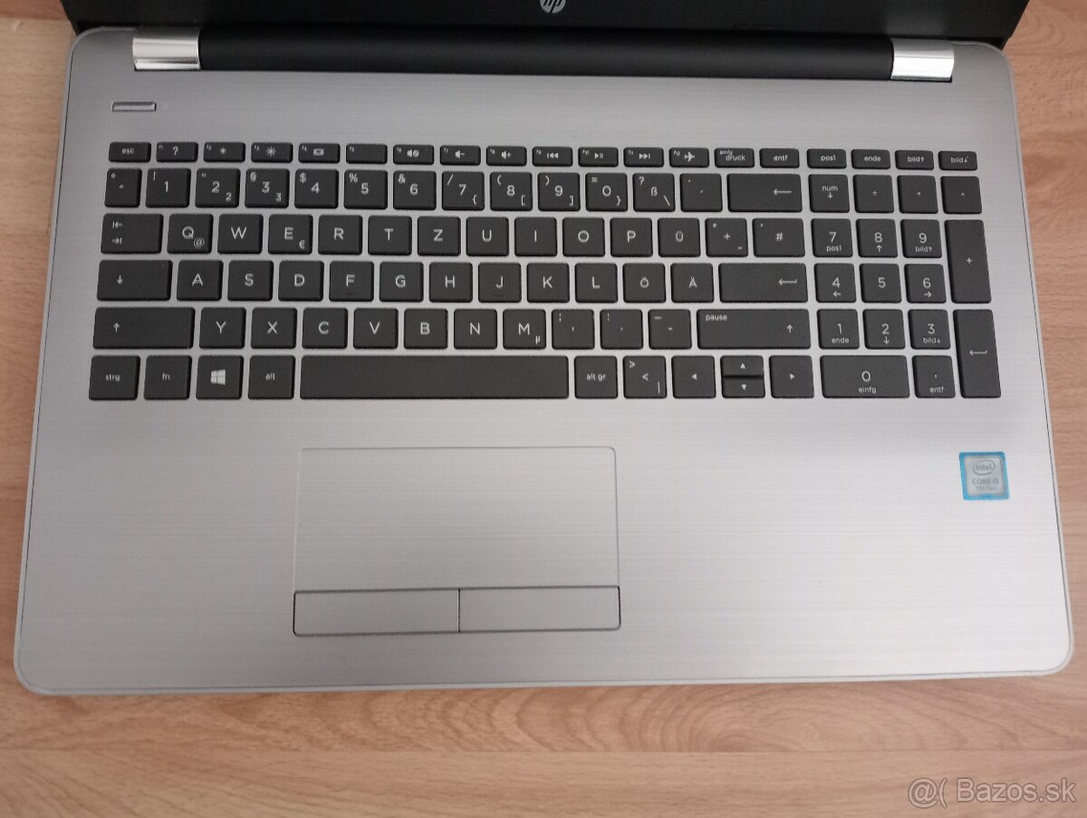 predám notebook Hp 250 g6 - Intel core i5 - 8gb ram - ssd - 5