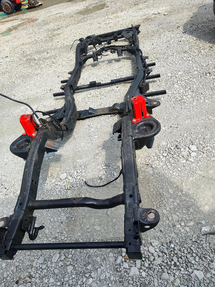 Nosný rám Nissan patrol y61 wagon - 5