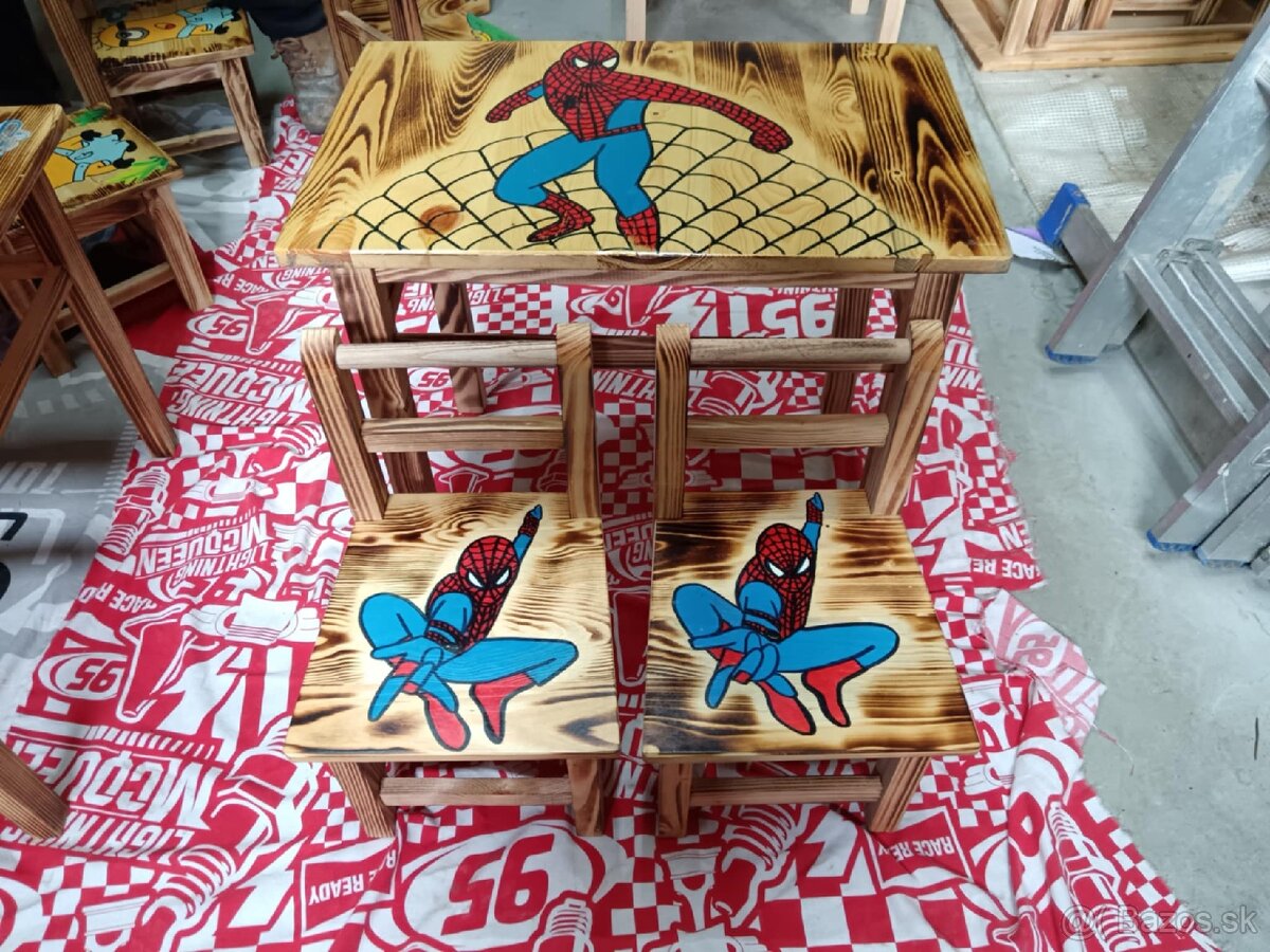 Drevený stolík so stoličkami - 5