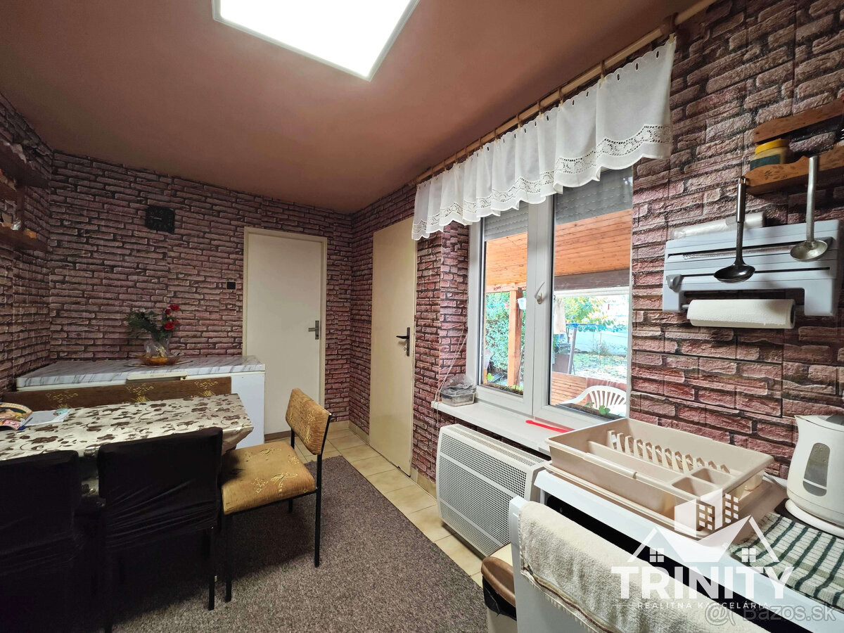 Výhradne - Na predaj tehlový 4-izbový rodinný dom v obci Kom - 5