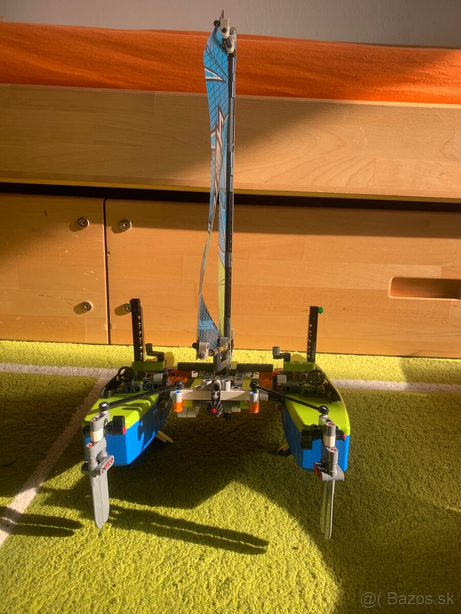 Stavebnica Lego technic katamarán - 5