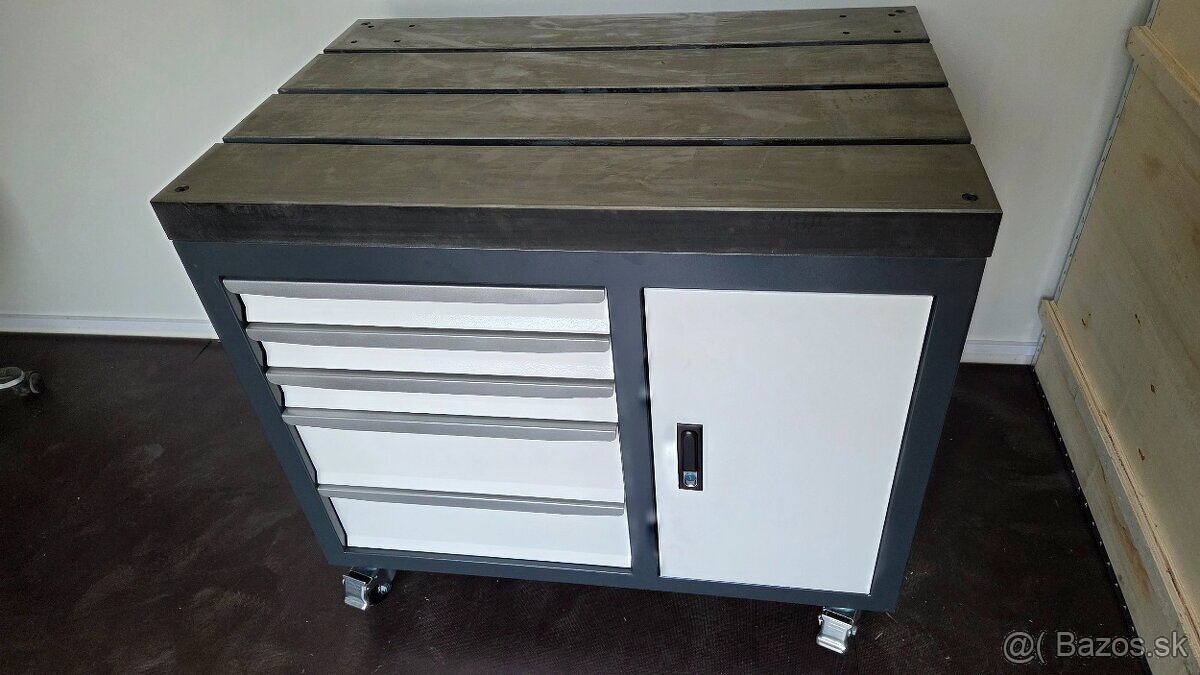 pracovný stôl - závitorez 900 x 600 x 800 T - drážky - 5