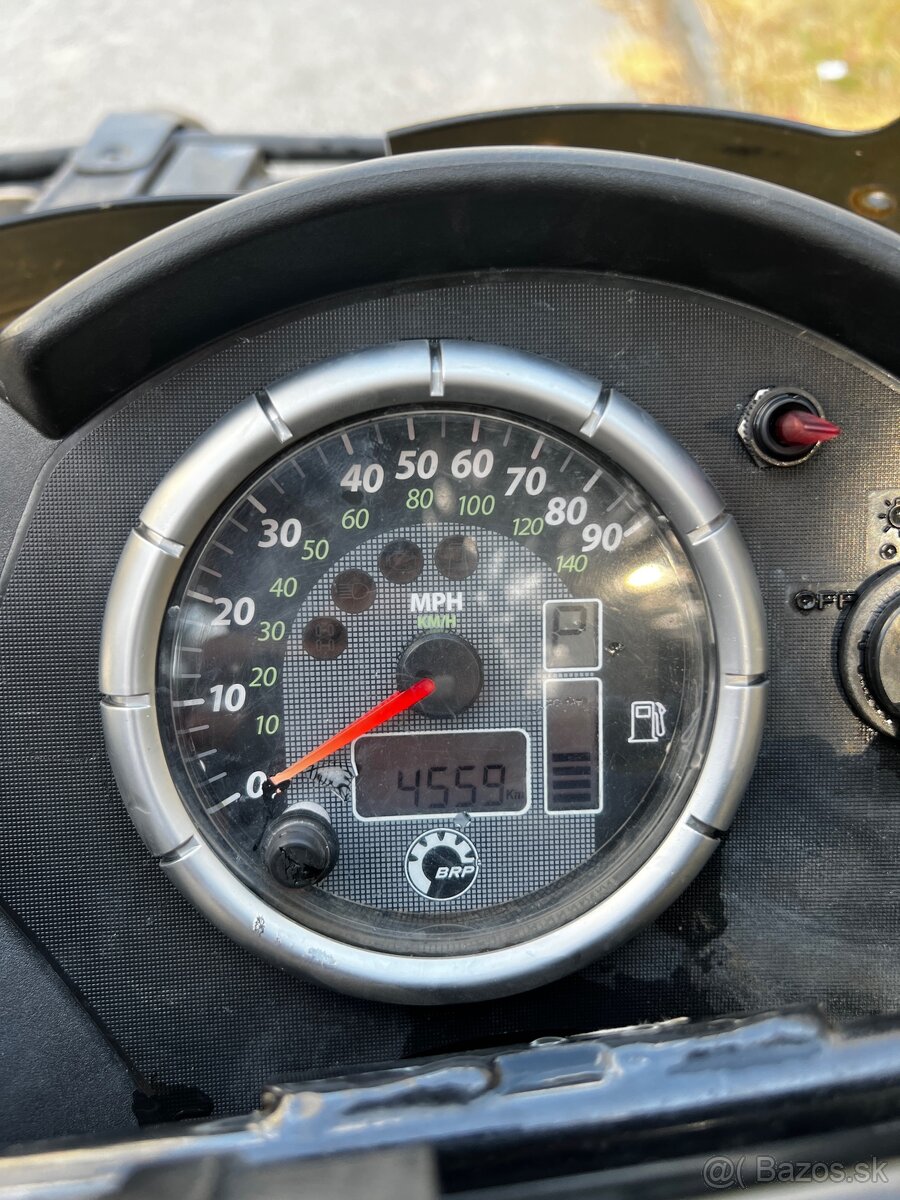 Can-Am Outlander 800 V-Twin + snežné pásy