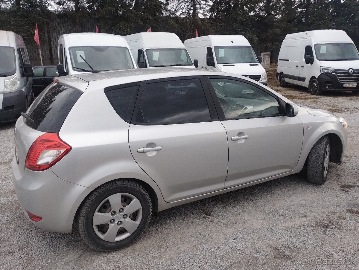 Kia Cee´d 1.4 CVVT L - 5