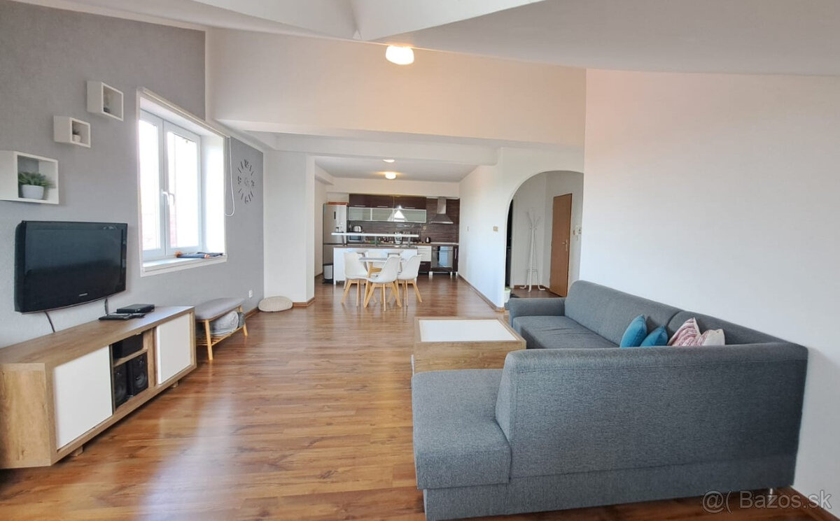 Priestranný 2-izbový byt v Hornom Slavkove na prenájom - 5