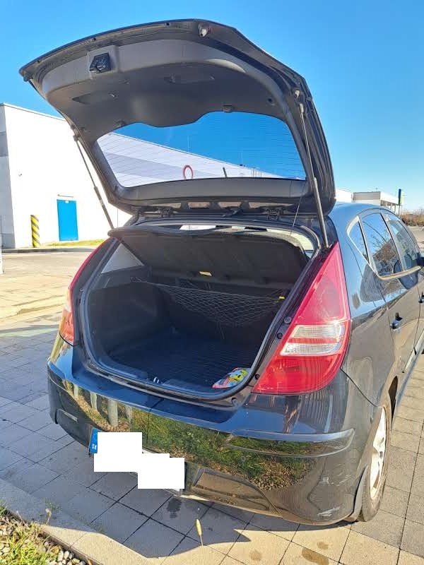 Hyundai i30 1.4i 80kW benzín - 5