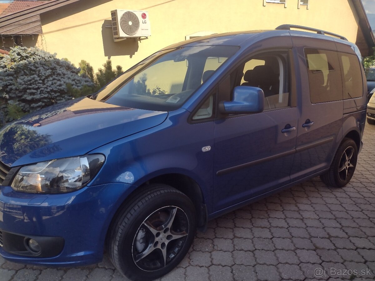 VW CADDY LIFE 1.6 TDI 5 MIESTNE ROK VÝROBY 2013 - 5