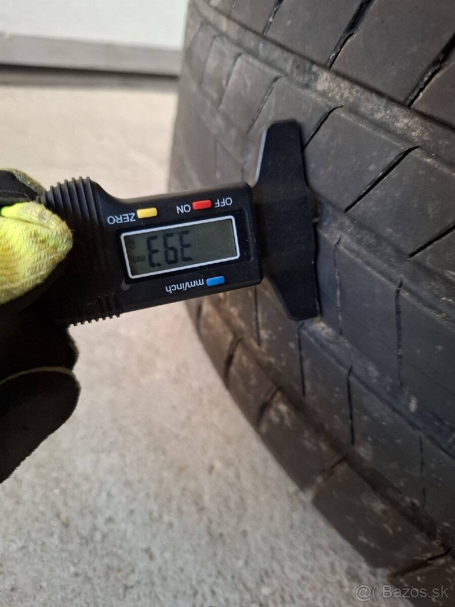 Letné pneumatiky 235/55 R18 - 5