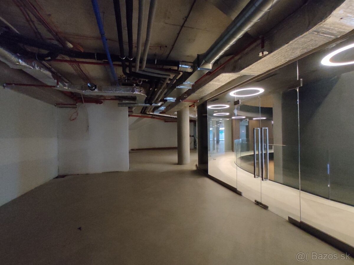 Obchodný priestor v exkluzívnej budove TOWER 5 v tesnej blíz - 5