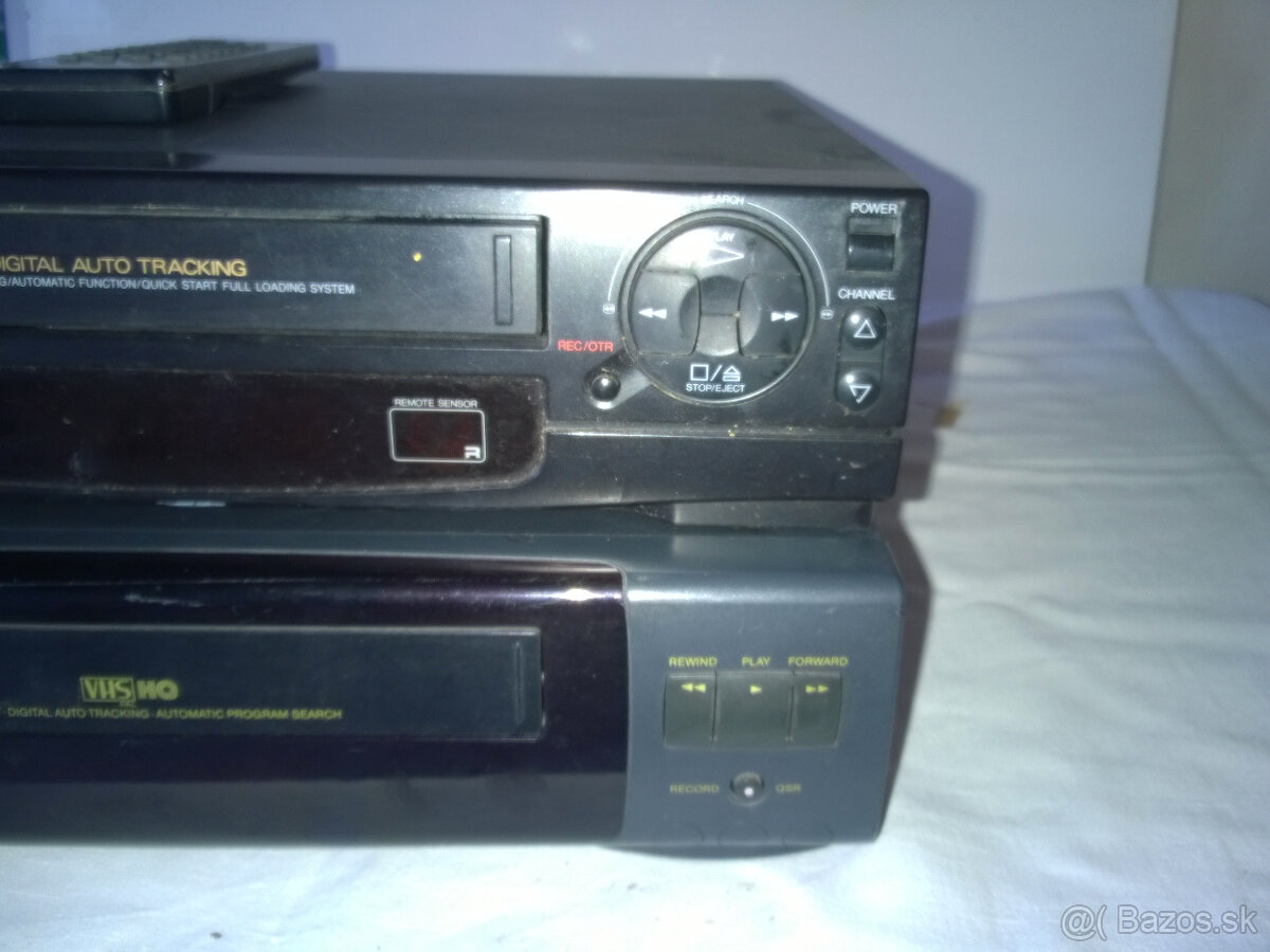staré VHS prehrávače - 5