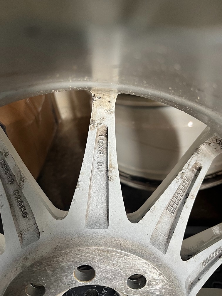 Japan Racing JR11 Rozteč: 4x100, 4x108 - 5