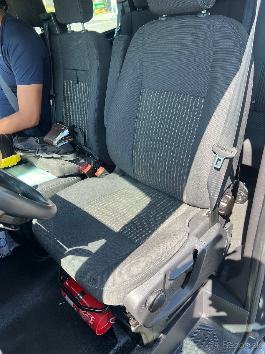 Predám mikrobus multivan VW T5 - 5