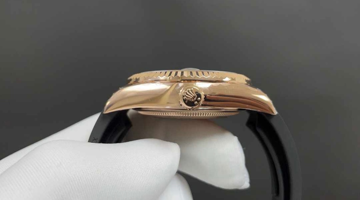 Rolex SkyDweller Rose Gold Oyster Flex - 5