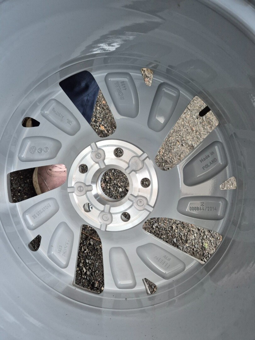 Letní kola Volkswagen Golf 8 R17 Belmont ET51 - 5