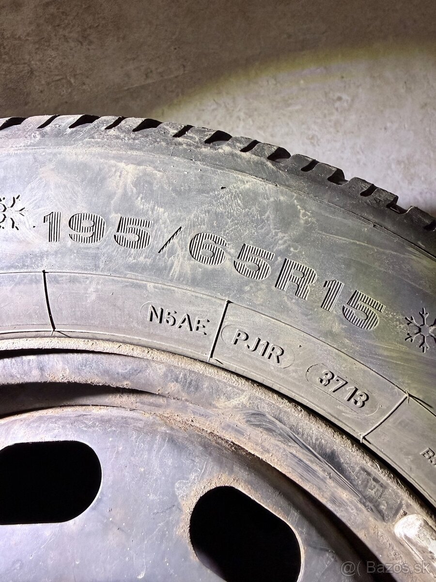 195/65/15 - 5