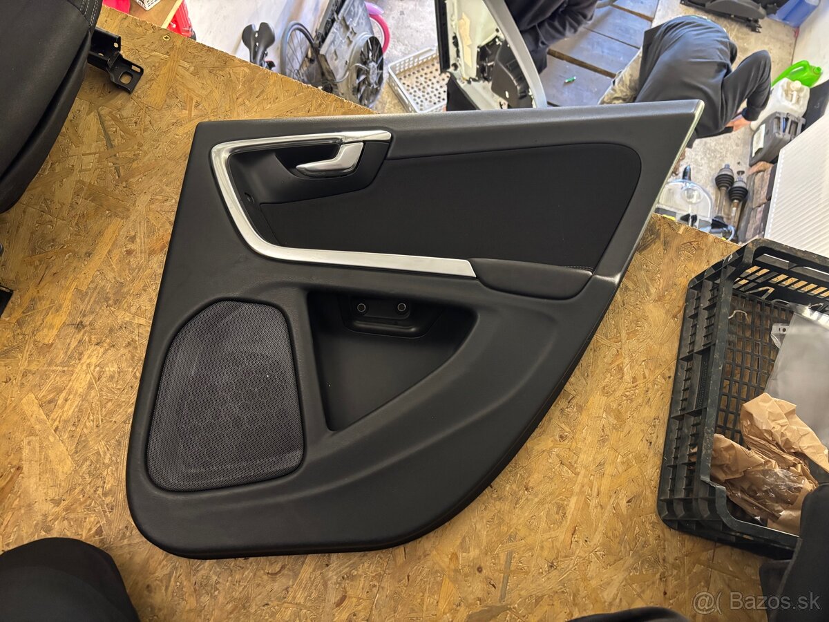 Tapacire Volvo v60 - 5