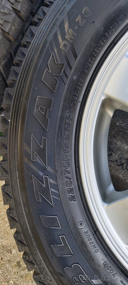 Predám zimnú sadu kolies Toyota Landcruiser, Hilux