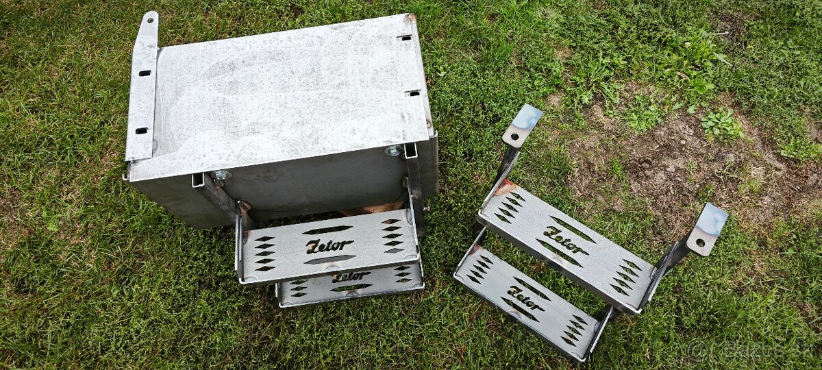 Zetor baterkova skrinka a schodiky - 5
