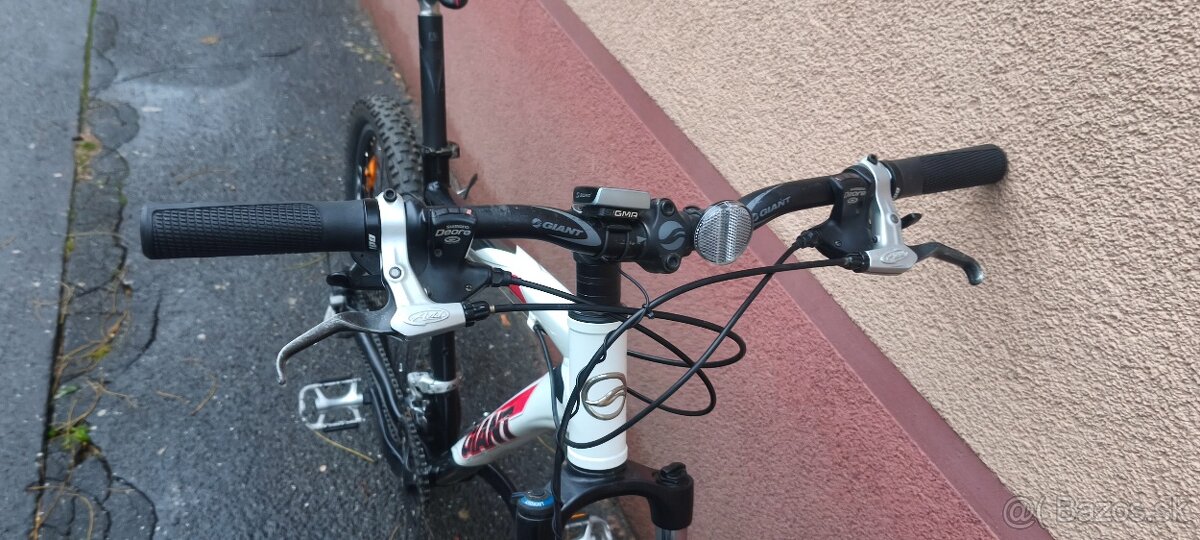 Predám horský bicykel Giant Terrago,kolesá 26" - 5