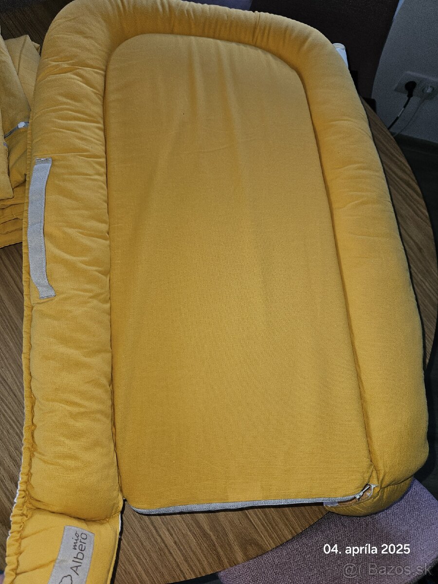 Sada hniezdo, pult na prebaľovanie a perinka s oblieckami - 5