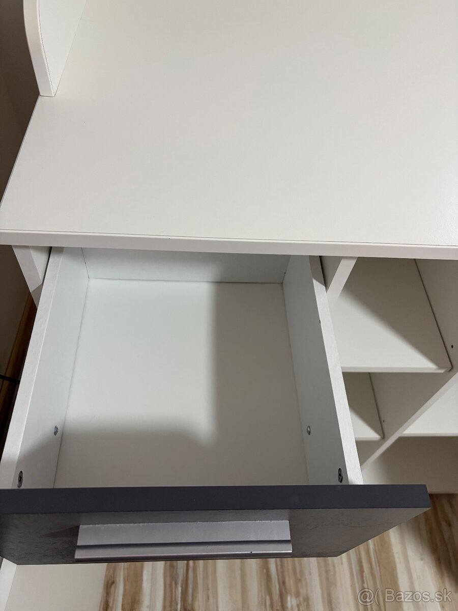 Prebaľovací pult - 5