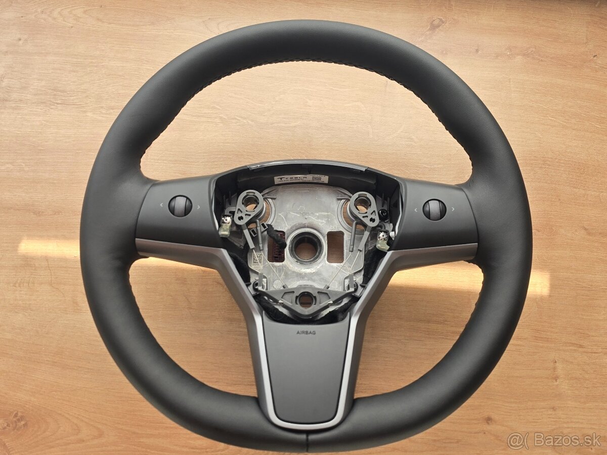 volant TESLA model 3 , Tesla Y vyhrievany - 5