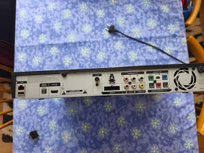 SAMSUNG HT-D5100 - 5