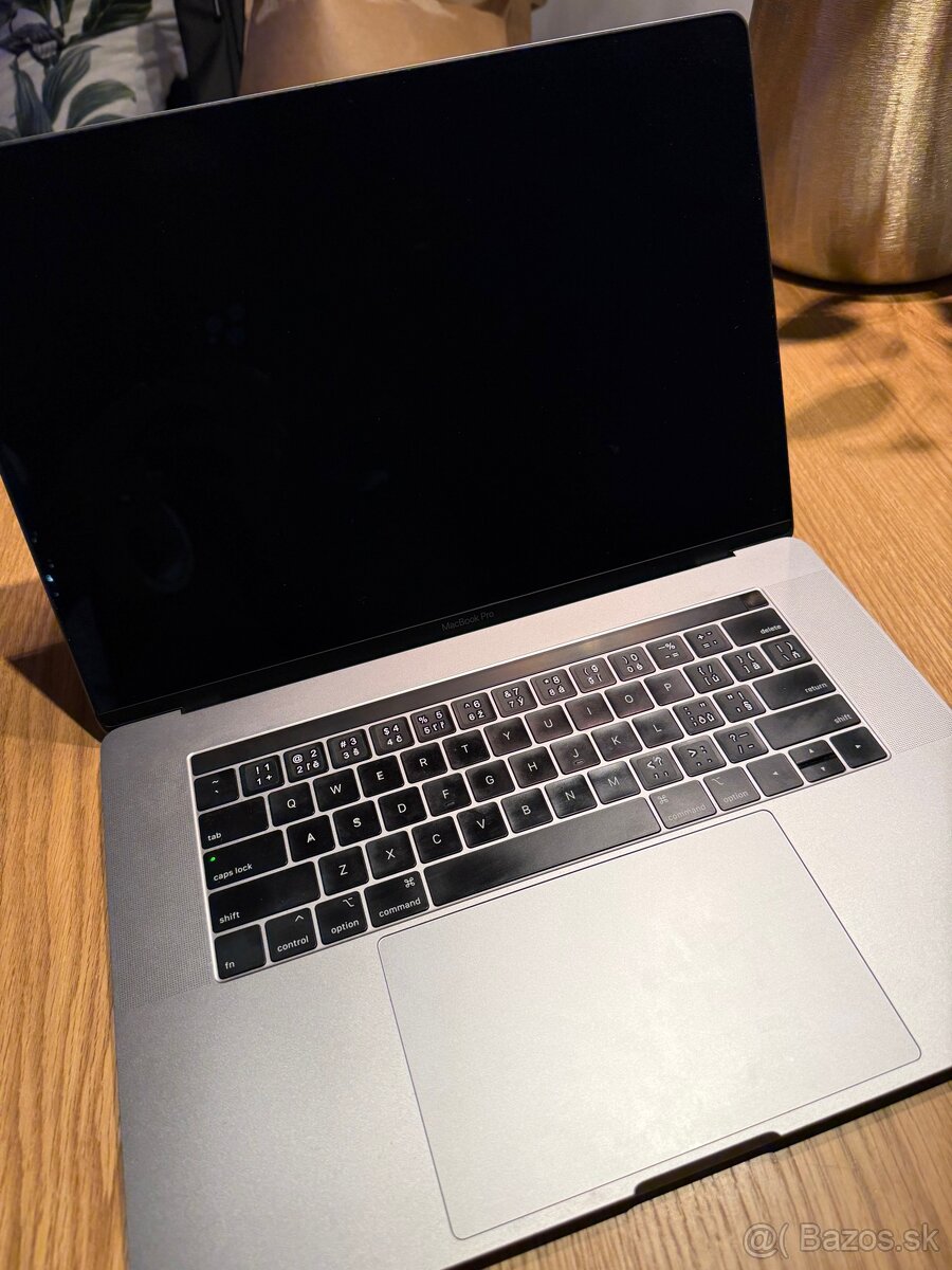 MacBook Pro 15,4" Touch Bar / 32GB / i7 / 512GB - 5
