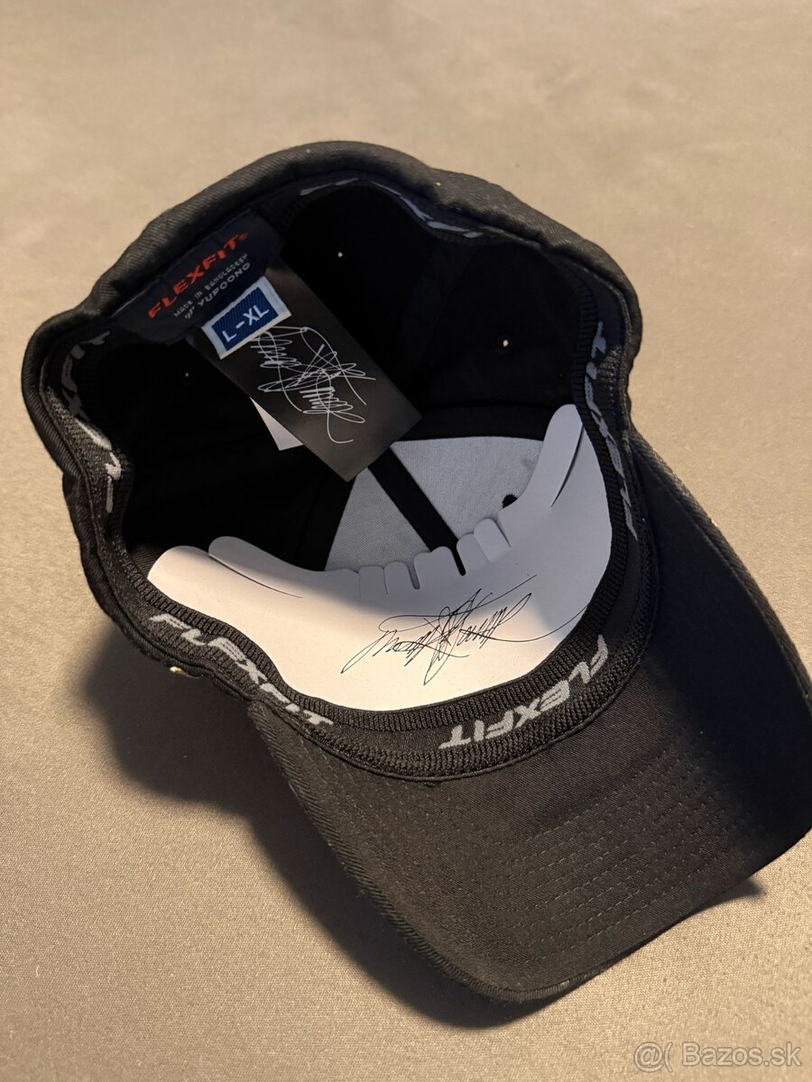 DARKNESS cap od maliara Mareka Pavlíčka s certifikátom pravo - 5