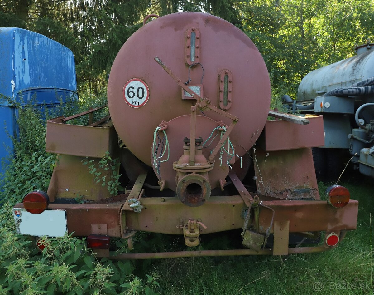 PRAGA V3S 6x6 fekal - 5