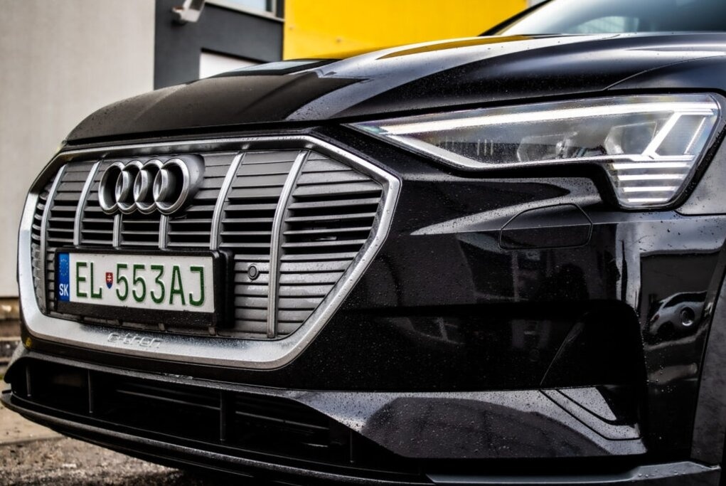 Audi E-tron 55 quattro Advanced, 300kW - 5