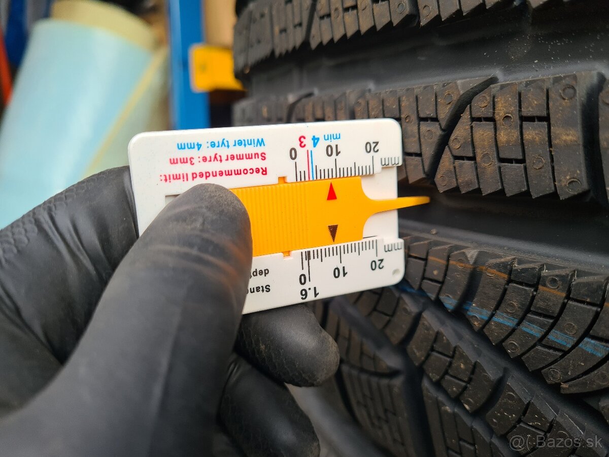 4x zimné pneu Pirelli Sottozero Winter 235/40R19 - 5