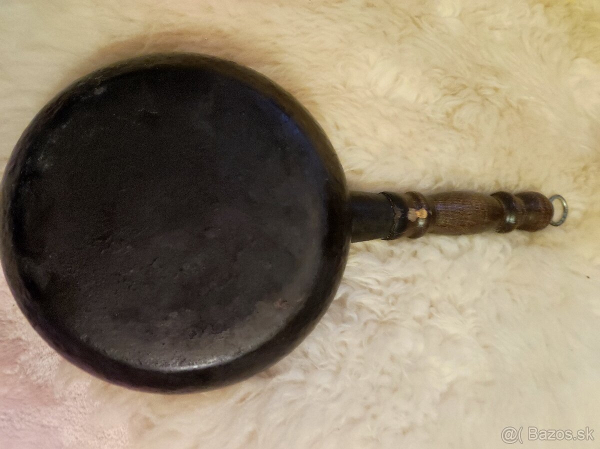 Liatinový hrniec s rúčkou - 5