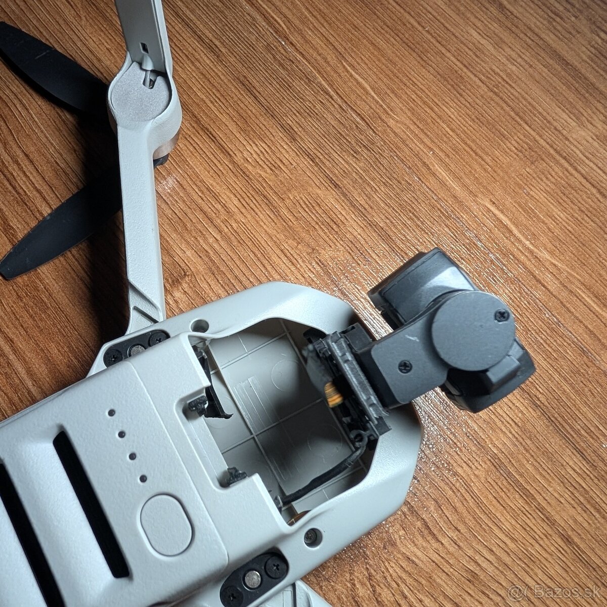 DJI Mini 4K odtrhnutý gimbal - 5