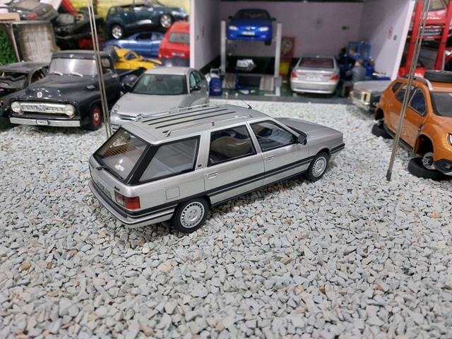 model auta Renault 21 Nevada 1988 Otto mobile 1:18 - 5
