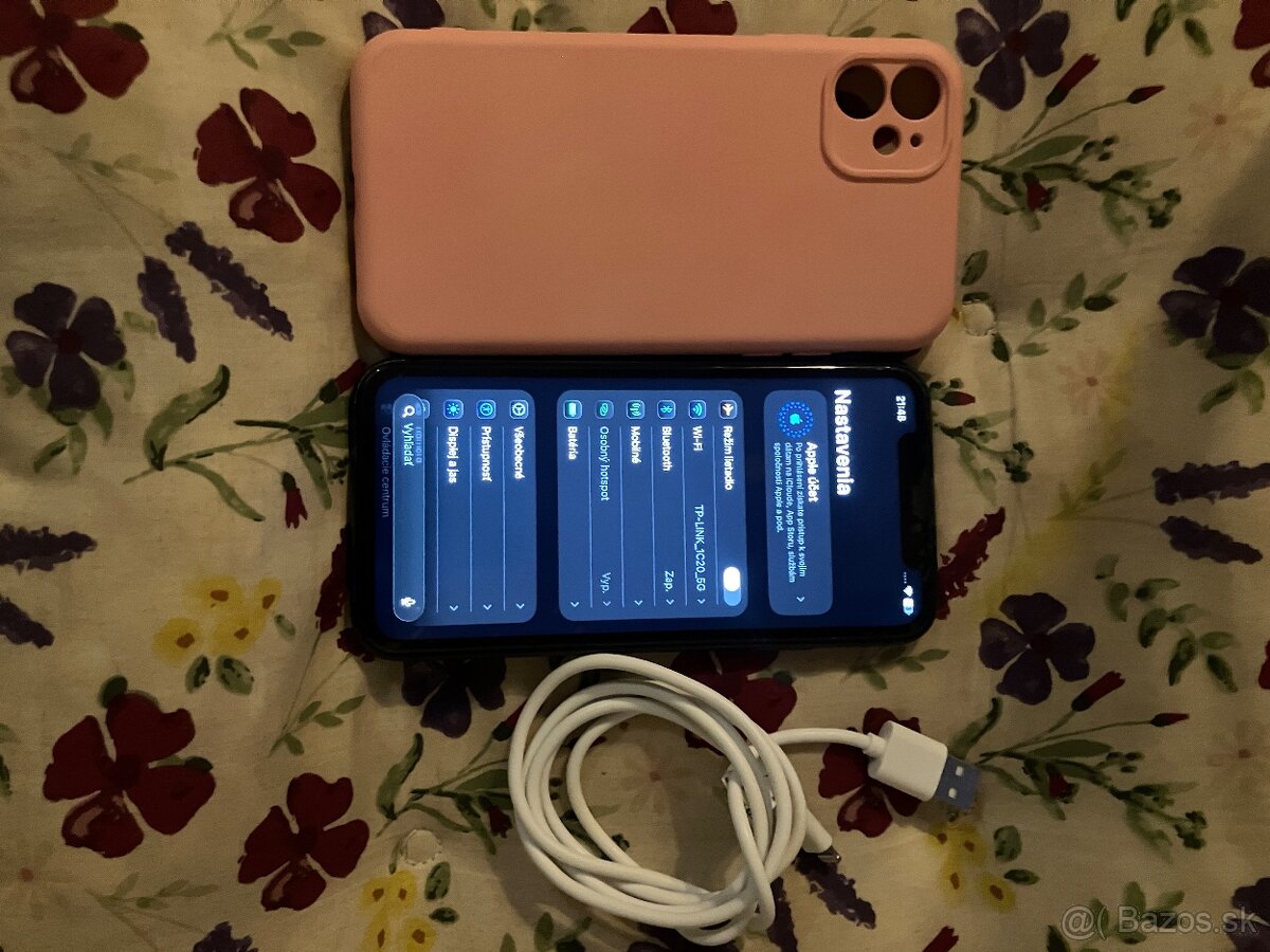 Predám iPhone 11.BLACK..128 GB.89% batéria. - 5