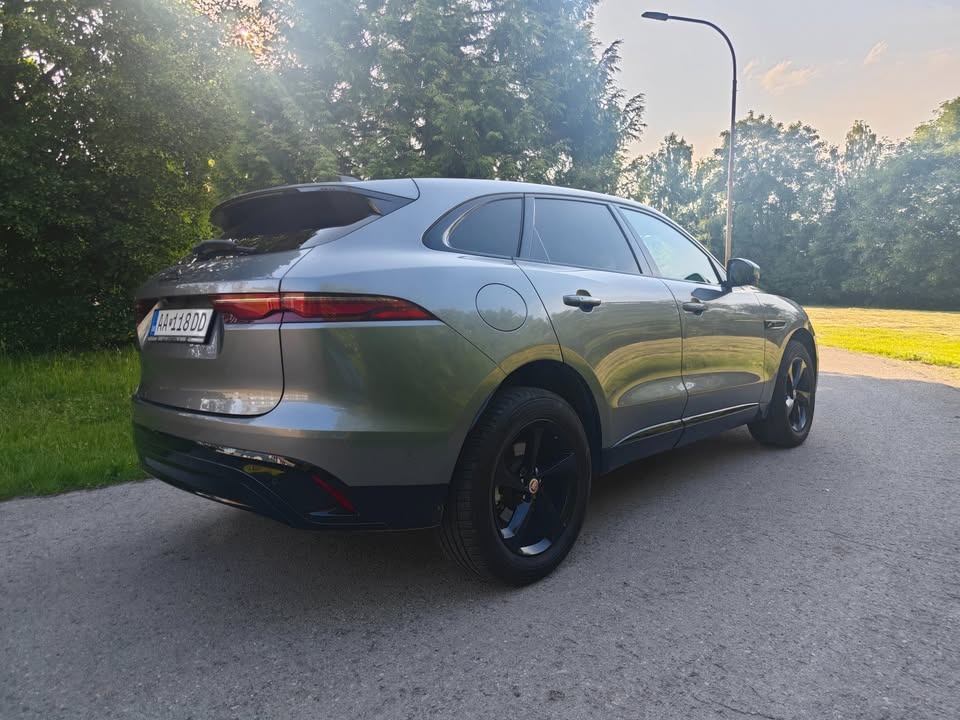 Jaguar f-pace 2.0d i4 d165 mhev s awd a/t - 5