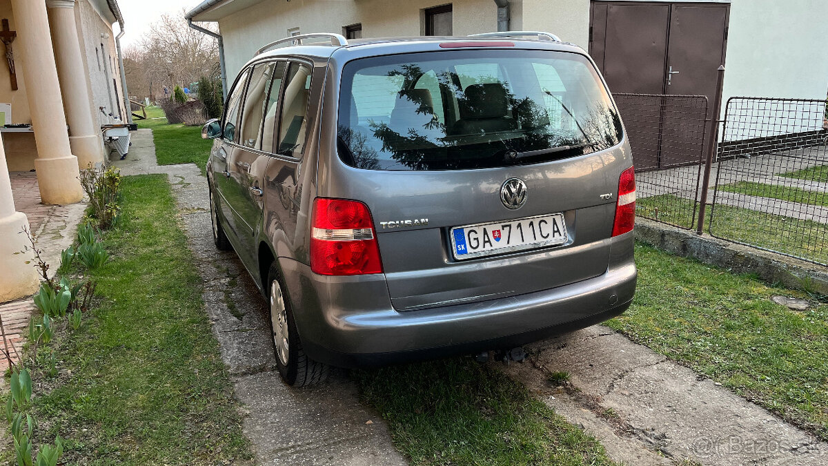 Volkswagen Touran - 5