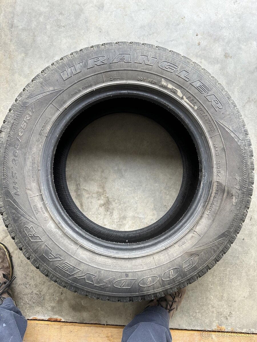 Predam pneu goodyear wrangler 265/65/17