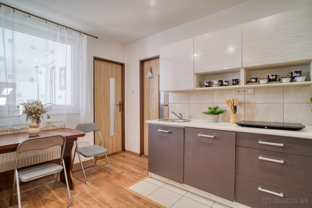 Na predaj 4-izbový rodinný dom v obci Zeleneč - 5